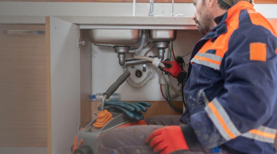 Expert burst pipe repair services in Charlottesville, IN